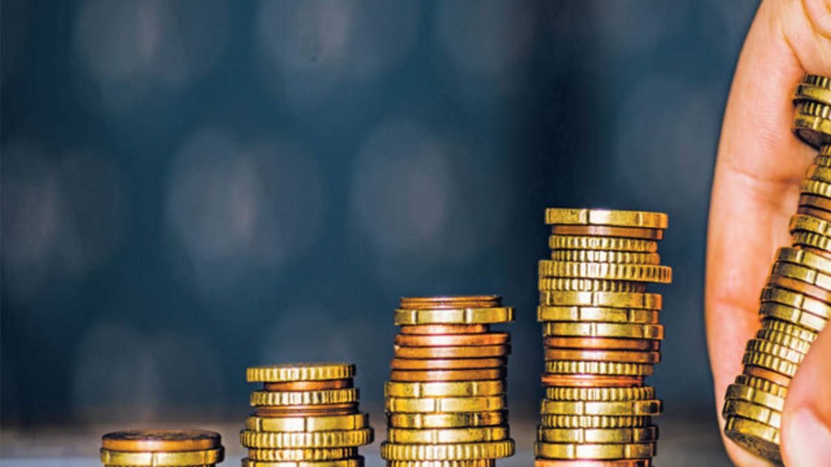 How stock market makes a better choice for investing money on it?