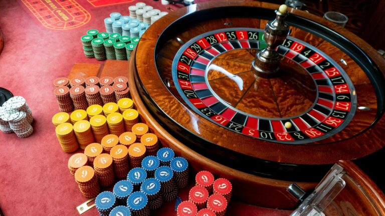 How to Make Money on Ufabet Cam with Low Risk Strategies